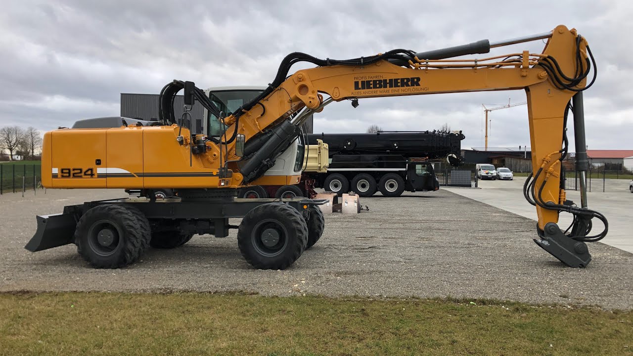 Lackierung Liebherr Mobilbagger A924