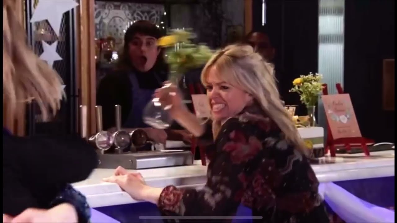 Coronation Street - Leanne and Toyah Fight (25th December 2024)
