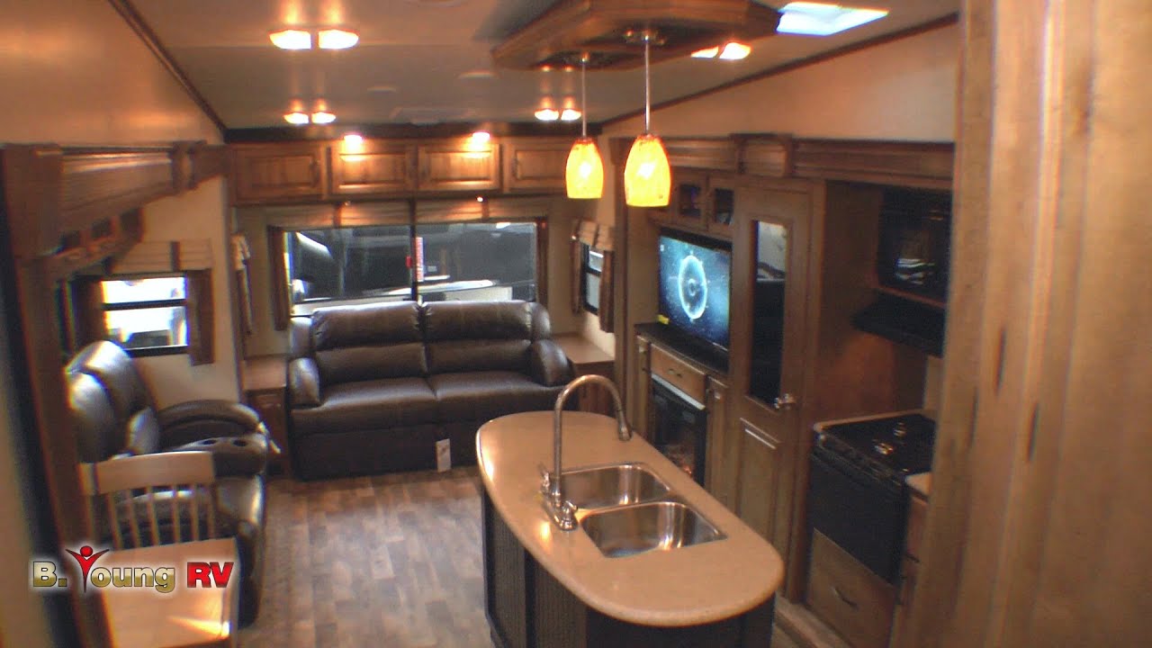 Stock #3063 2014 33-foot Reflection 5th Wheel (Richard Taft)