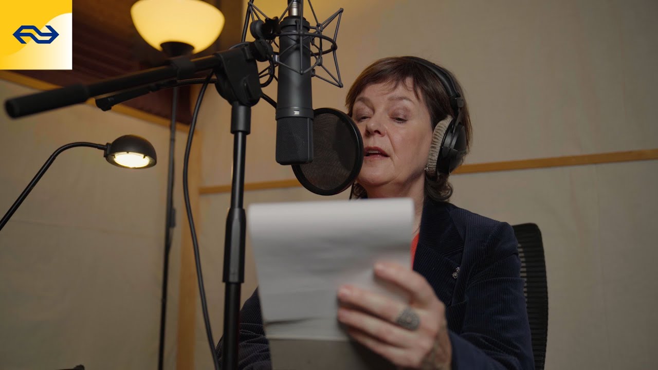 Karin van As, de stem van NS | Achter de schermen | NS