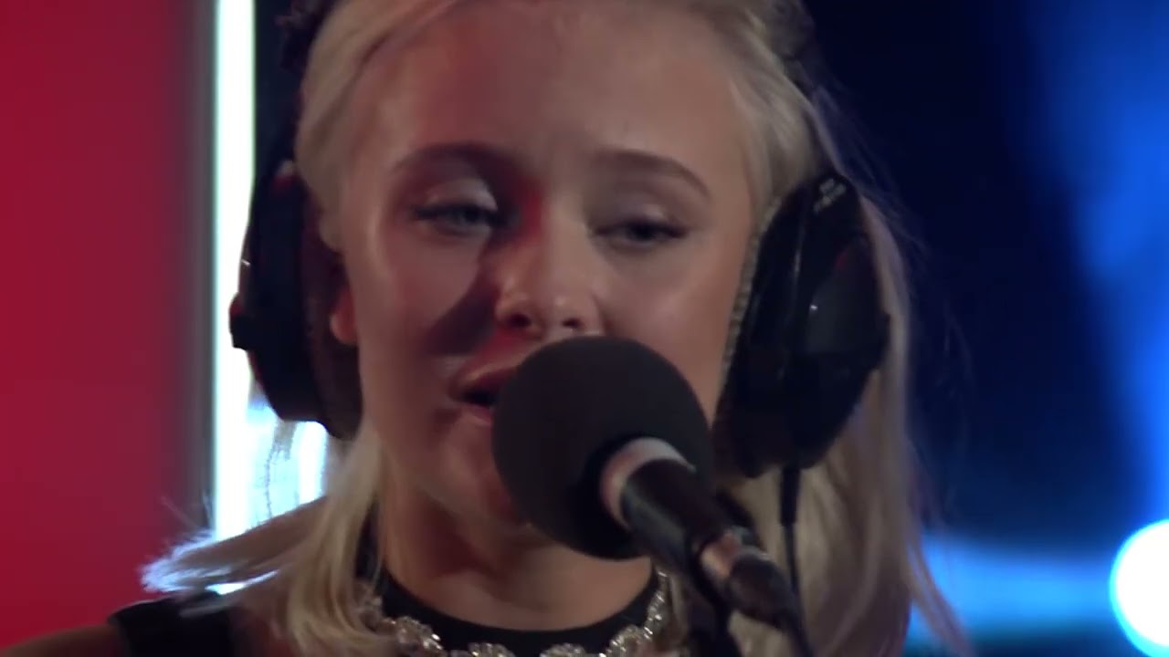 Zara Larsson covers TLC's No Scrubs in the 1Xtra Live Lounge