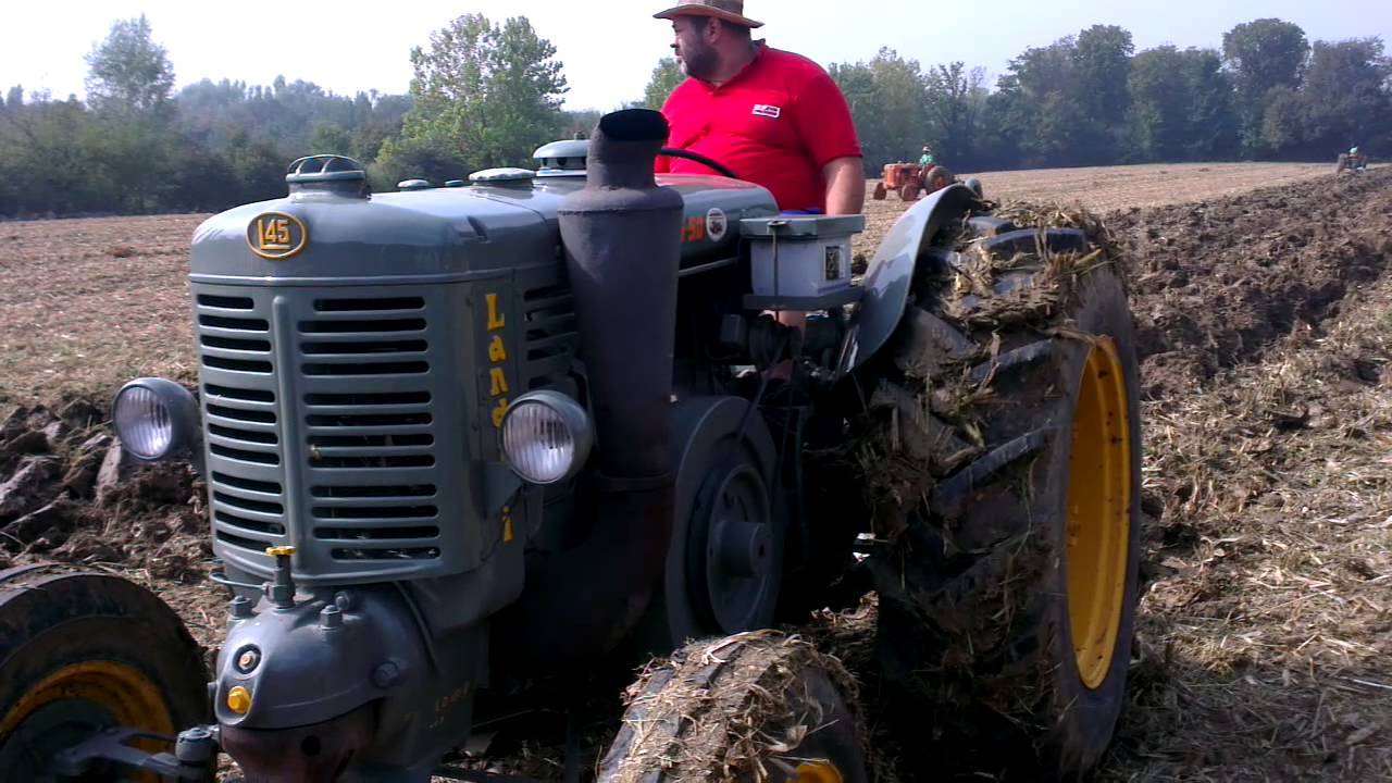 Aratura con mezzi d'epoca ad Orgiano VI - 2014 - video 3