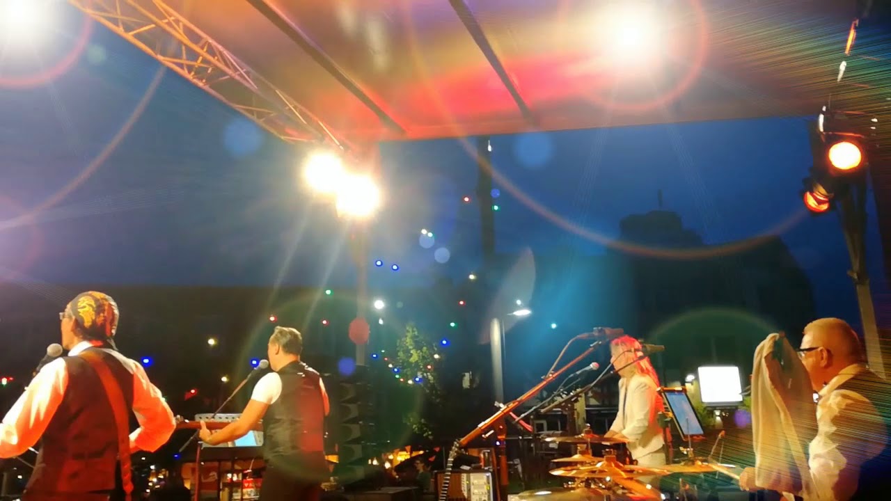 Goed Fout FeestBand - Foute Uur 0- Smoorverliefd  - Doe Maar