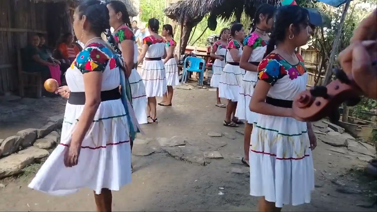 El 24 de diciembre en Acatzintla Chalma Veracruz con la Danza de Inditas Santa Teresa de Jesús 