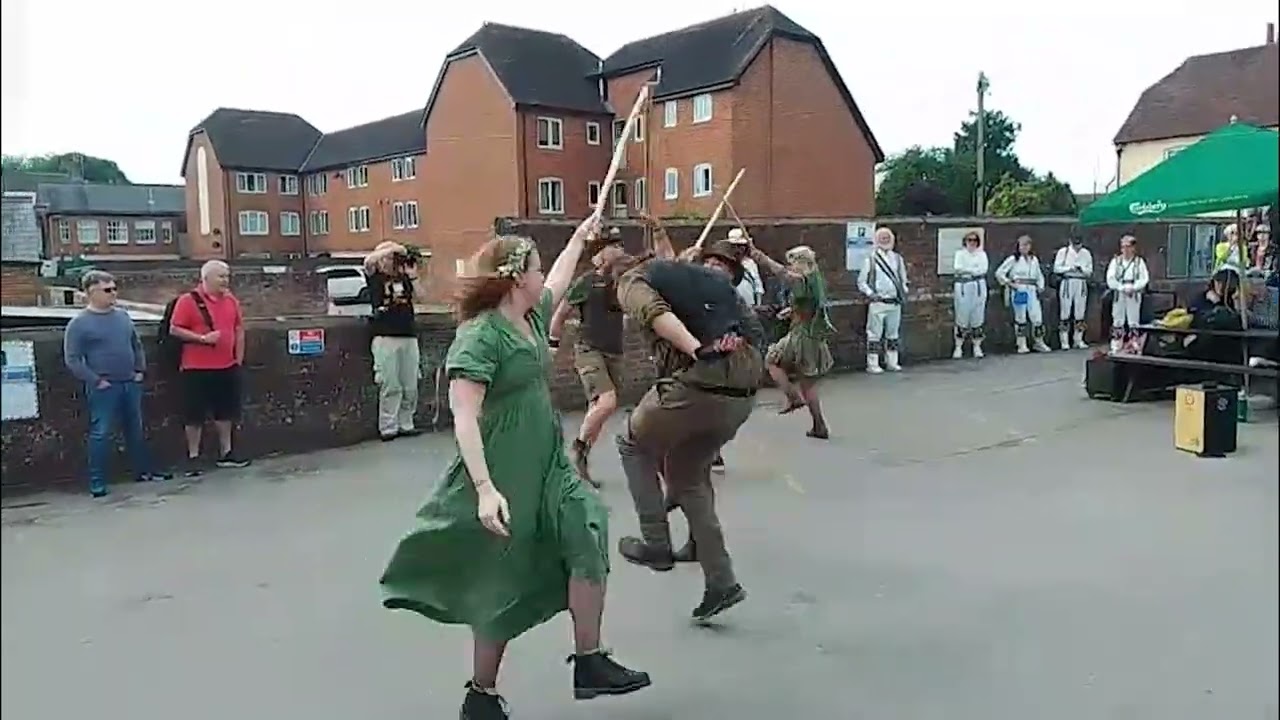 Gidderskins Morris Dancers