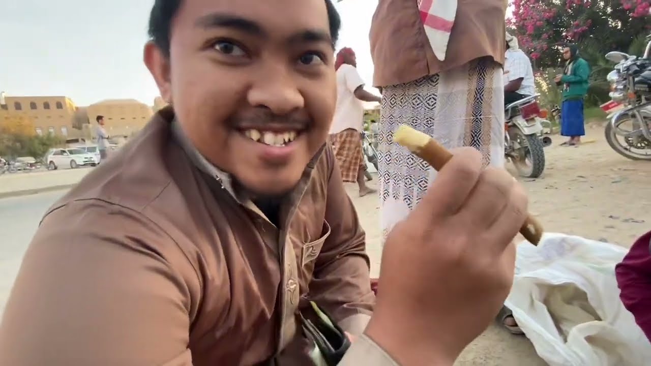 Pelepasan Unta untuk ziarah Hud di depan Zambal, Tarim