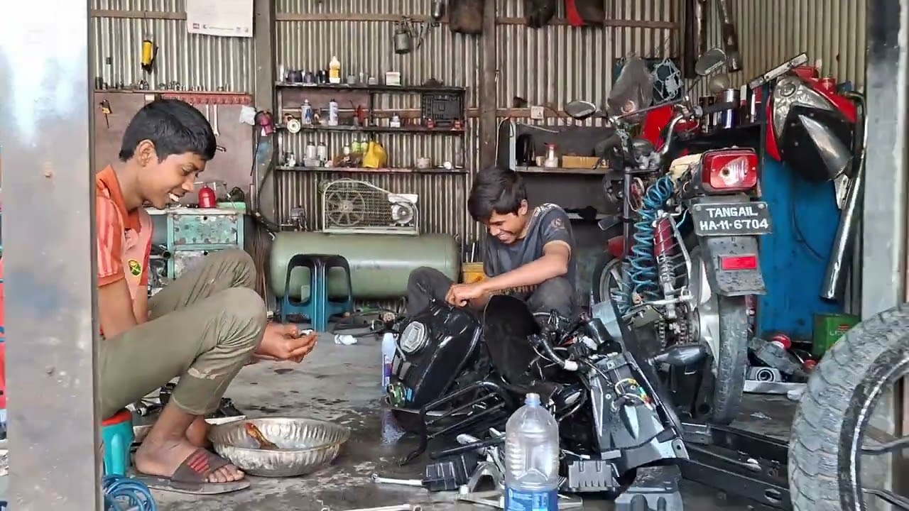 রাফি মোটরসাইকেল সার্ভিসিং সেন্টার টাংগাইল বৈল্লা বাজার পশ্চিম পাশে মোবাইল নাম্বার 013 2650 2613 