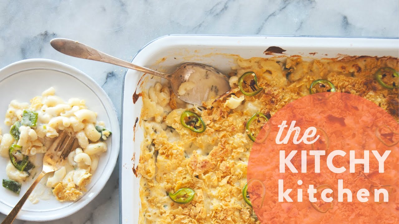 How to Make Queso Mac & Cheese // Living Deliciously with Tillamook Cheese