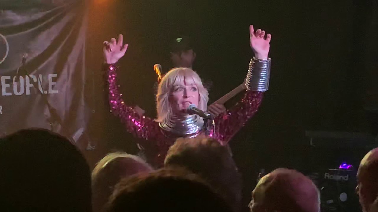 Toyah-Ieya live
