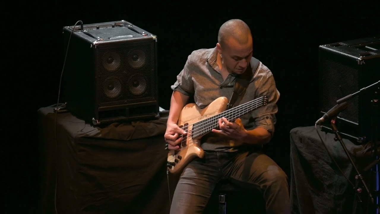 Fwad Darwich & The New Dialects - Flying stamps - Live @lecraterescenenationaledal3351