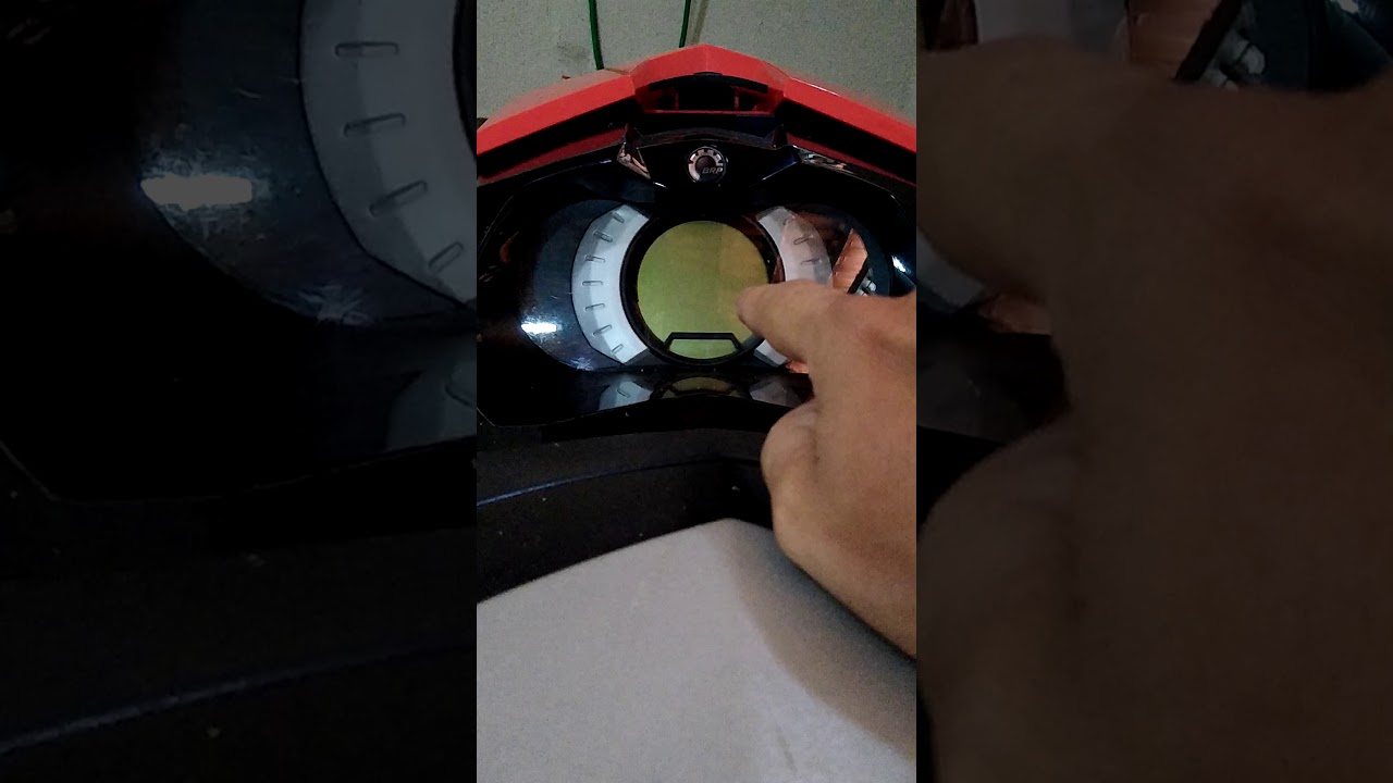 GTI 130 se movimentando no neutro (N).