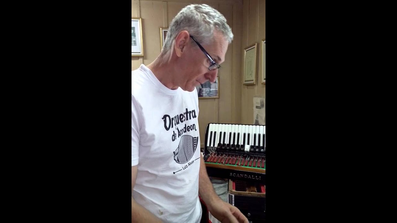 Acordeon scandalli polifónico em 4 de voz.
