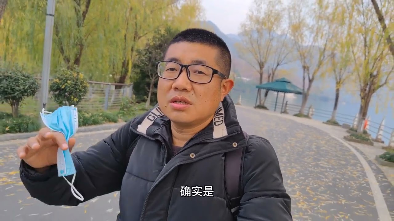 陕西小江南后柳水乡，地处秦巴山区三面环江环境优美，古镇太萧条