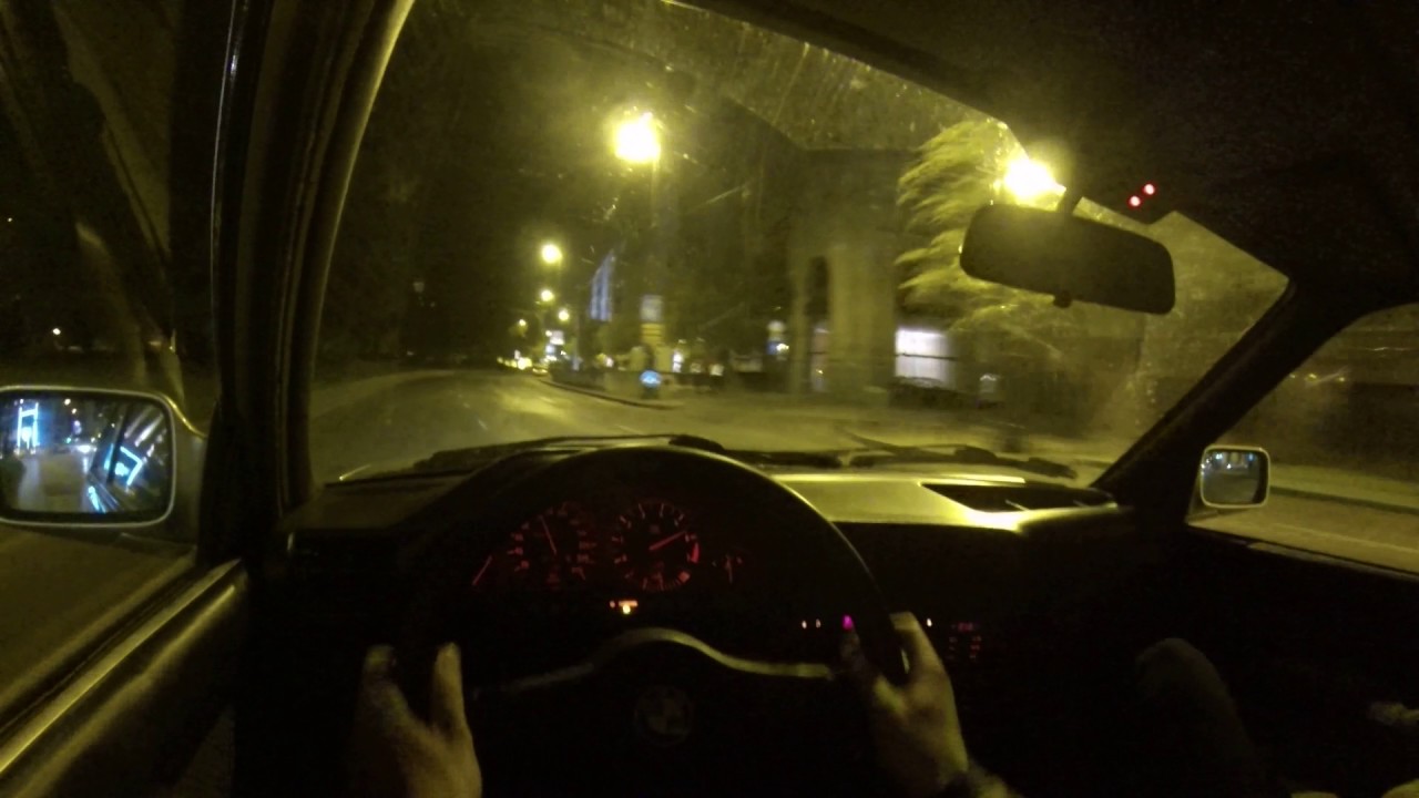 BMW E30 V8 drift, Bukarest city center