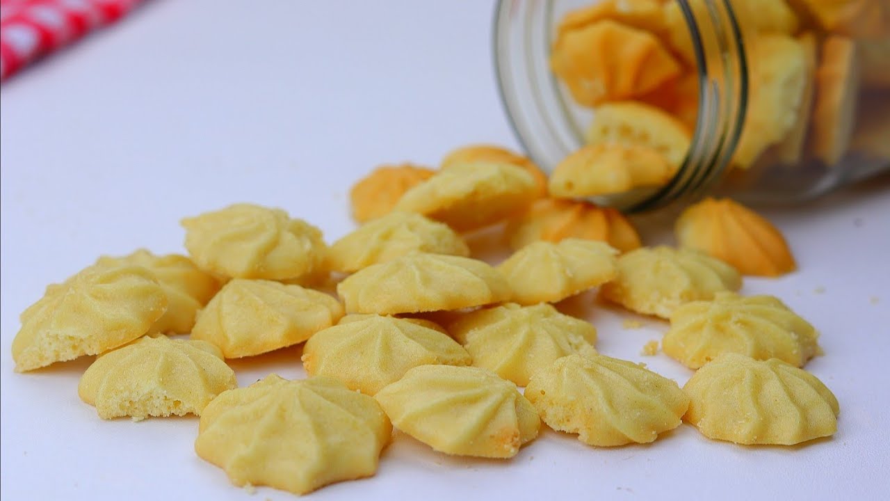 Bakery style pipeing cookies without butter and oven/butterless pipeing cookies/pipeing cookies