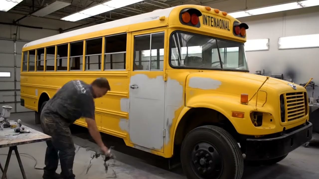 “ASMR Bus Rebuild: Rusty 1990s International School Bus Transformed into Shiny Beast