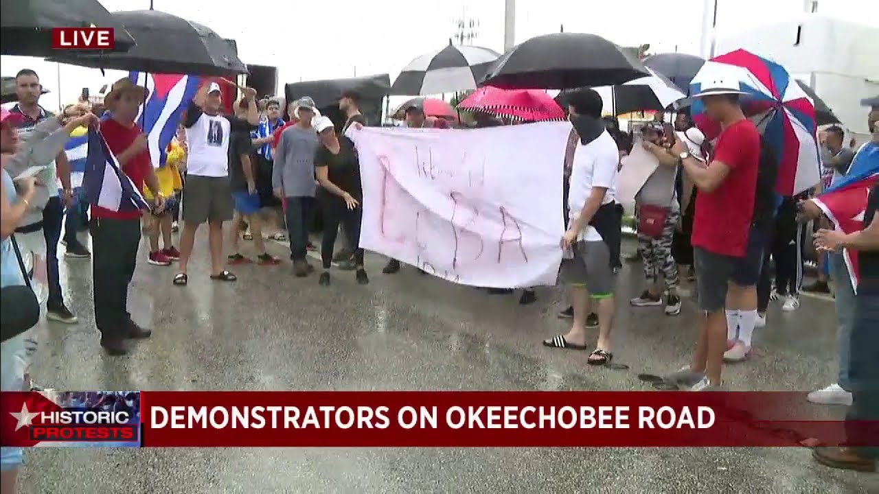 #SOSCuba protesters outnumber FHP troopers on Okeechobee Road near Hialeah