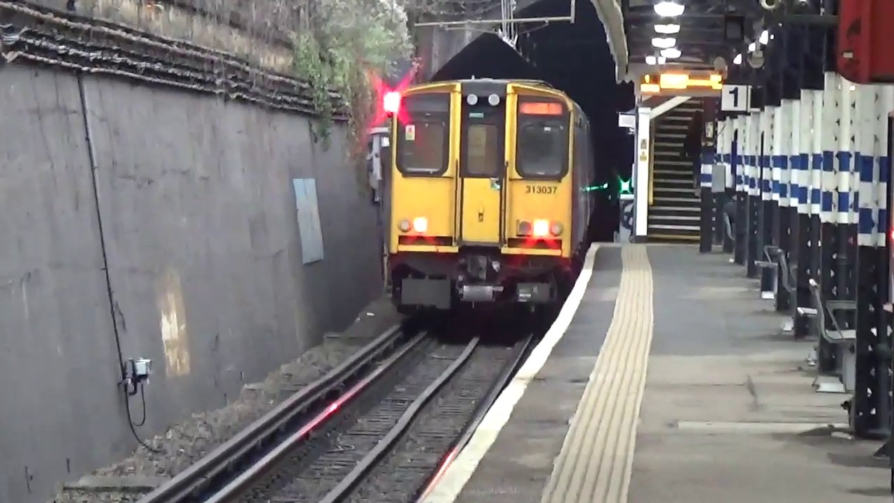 Railways UK 2018-British Rail Class 313 EMUs at Drayton Park & Essex Road