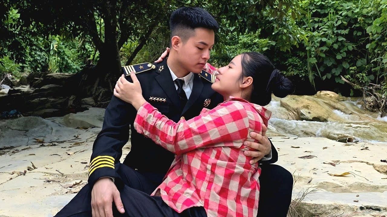 Police Officer Overcomes Every Danger to Find Single Mother– Their Reunion Bursts with Happiness