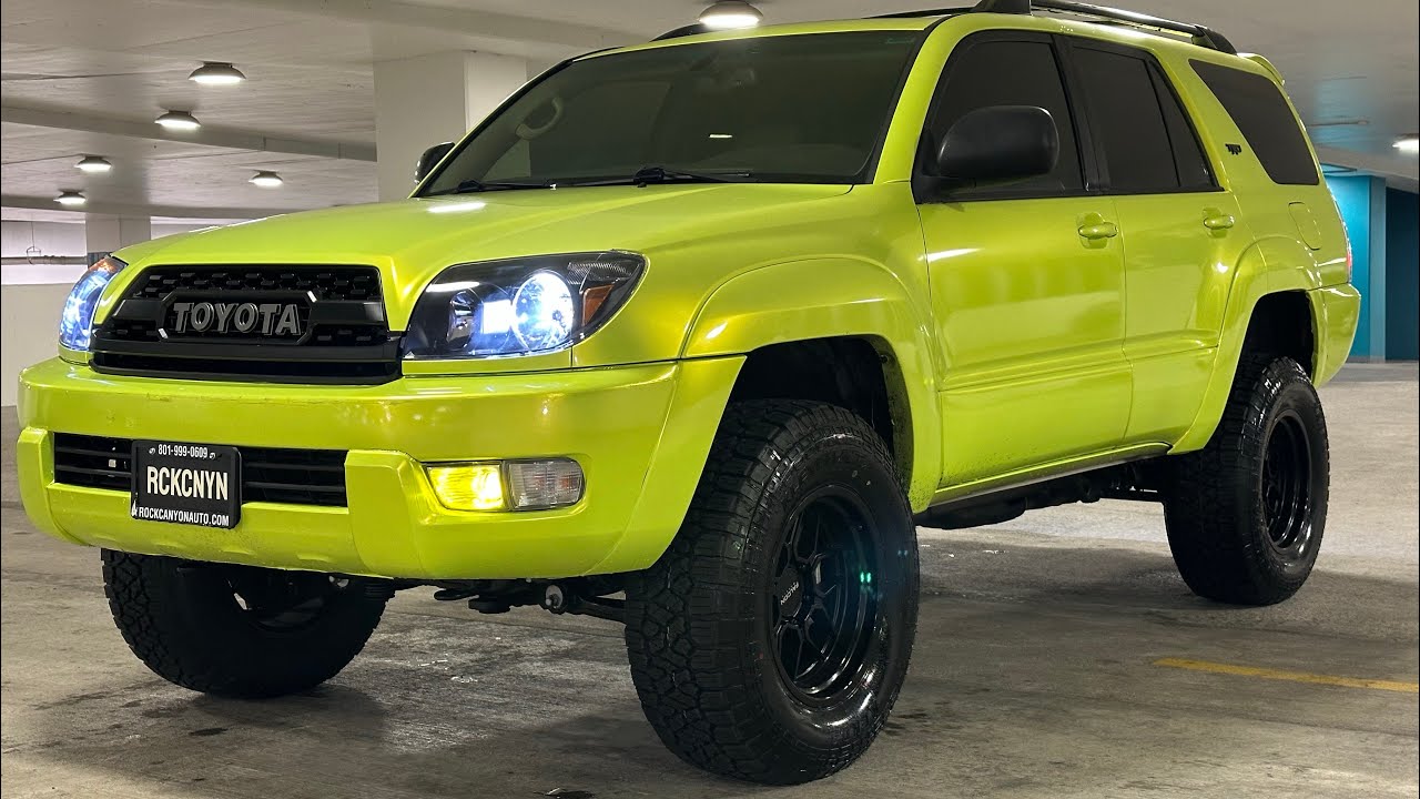 Toyota 4Runner Limited V8 2003 года выпуска, пробег 165 000 миль, полный привод, зеленый цвет.