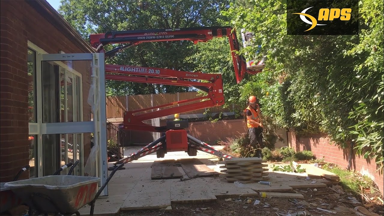 APS Case Study – Hinowa Lightlift 20.10 Tree Work