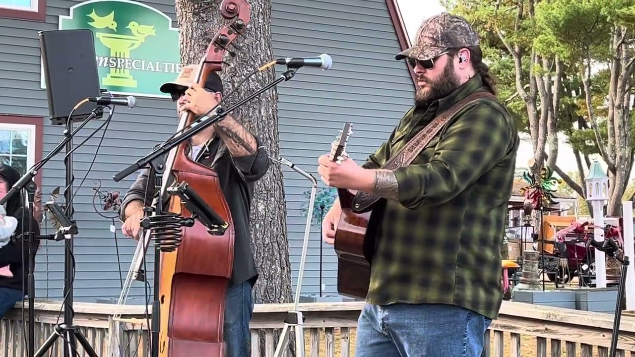 Nick Bosse “Blue Eyes Crying in the Rain” (Willie Nelson cover) @ Olde Mystick Village 10/19/25