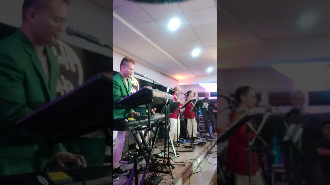 KISS ME KISS ME Live cover feat. Lexus Band @valentine concert 