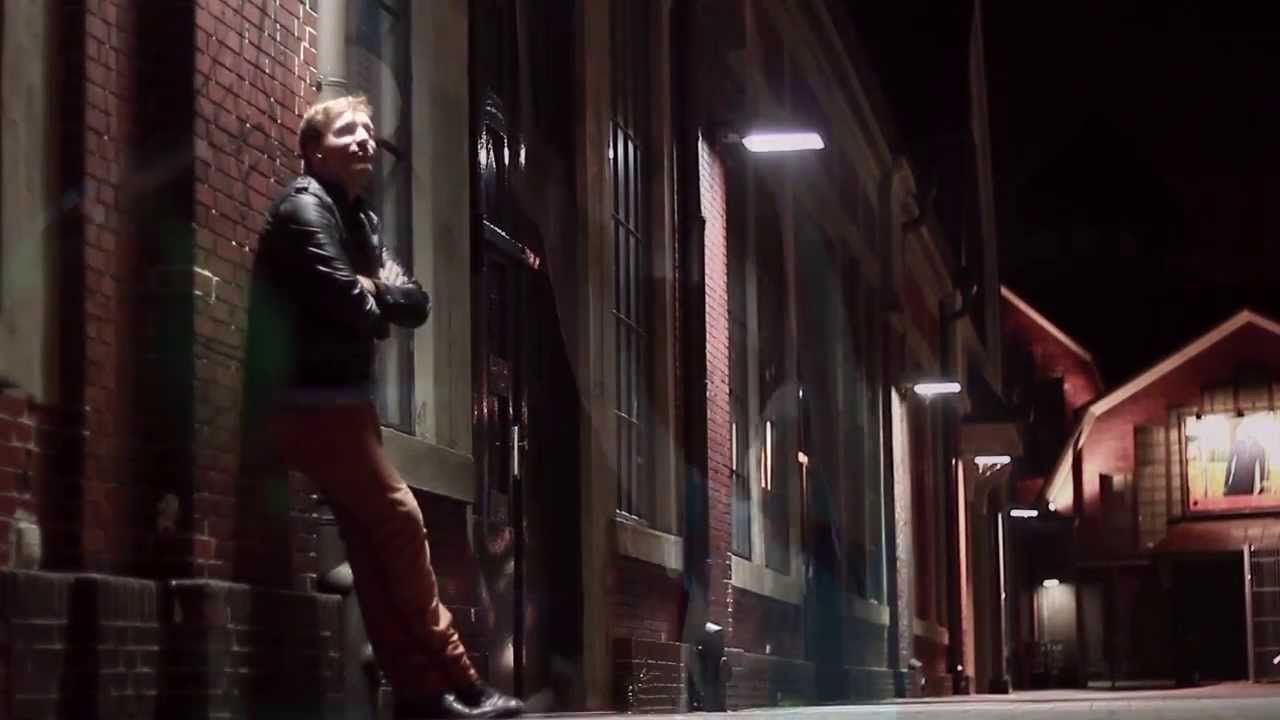 DIRTY SLIPPERS - CAROLINE ( Official Video / Hivatalos Videoklip)