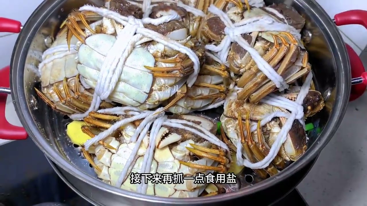 蒸螃蟹用冷水還是熱水？秘訣大公開！鮮嫩不腥、蟹腿不掉、蟹黃不流