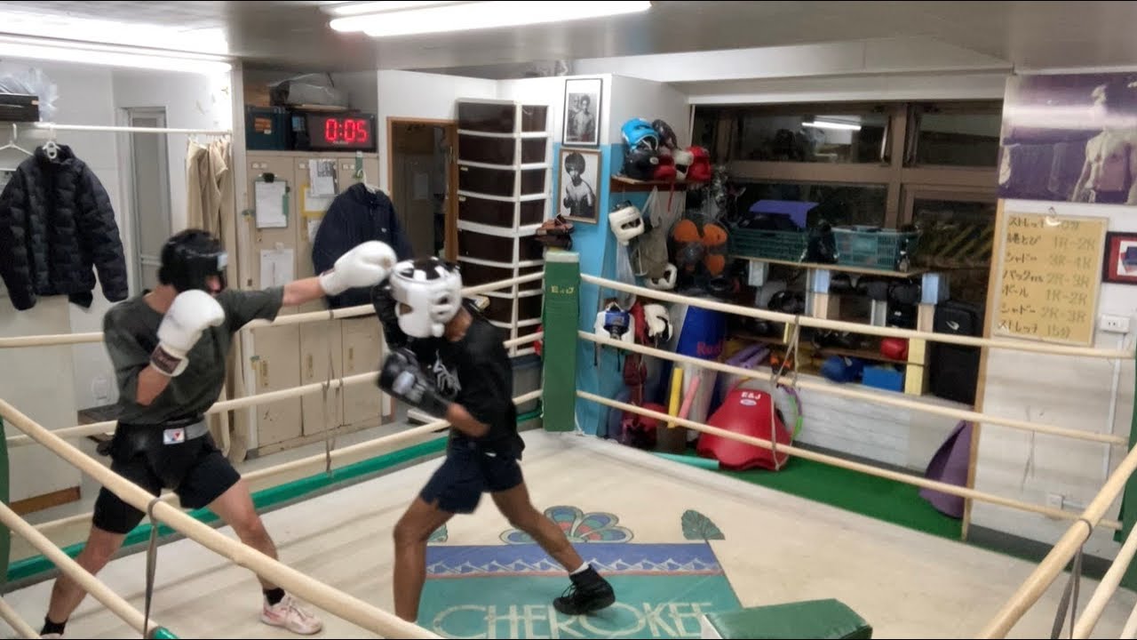 Boxing sparring in Japan! (practicing for my 3rd amateur boxing match)