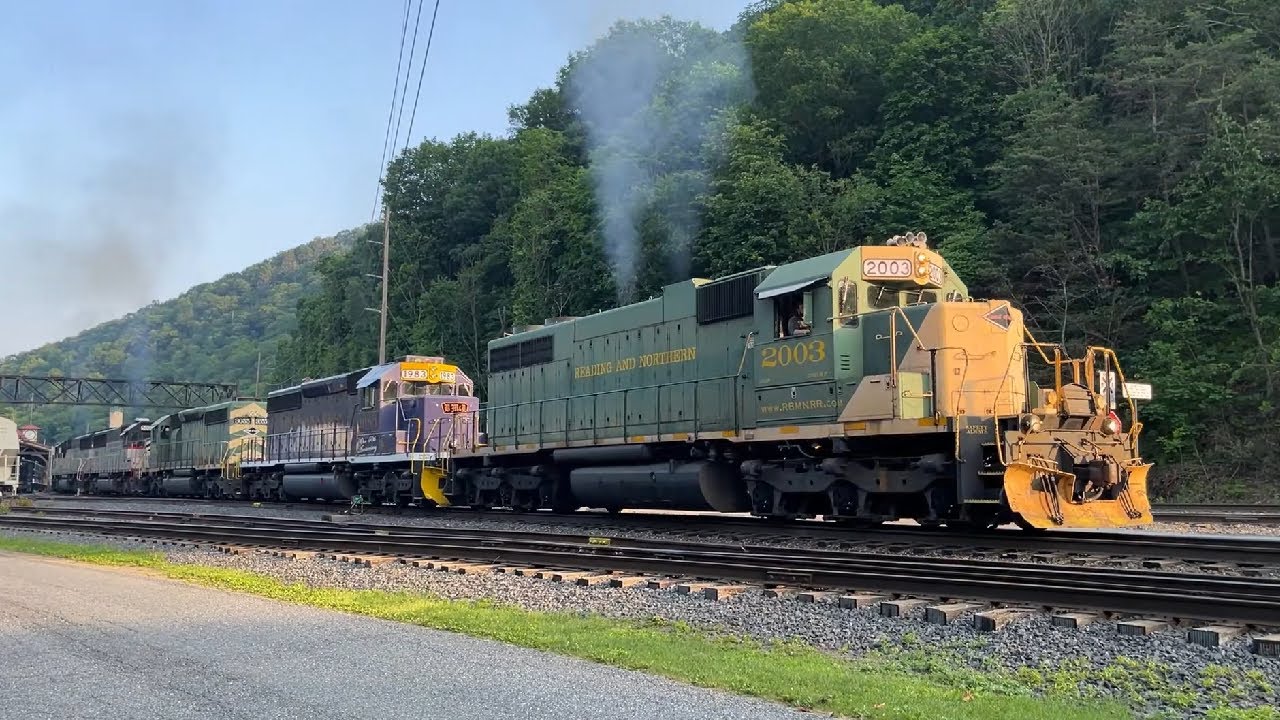Reading and Northern Railroad: Extras Volume I - ft. #2102, Freight, and RDCs