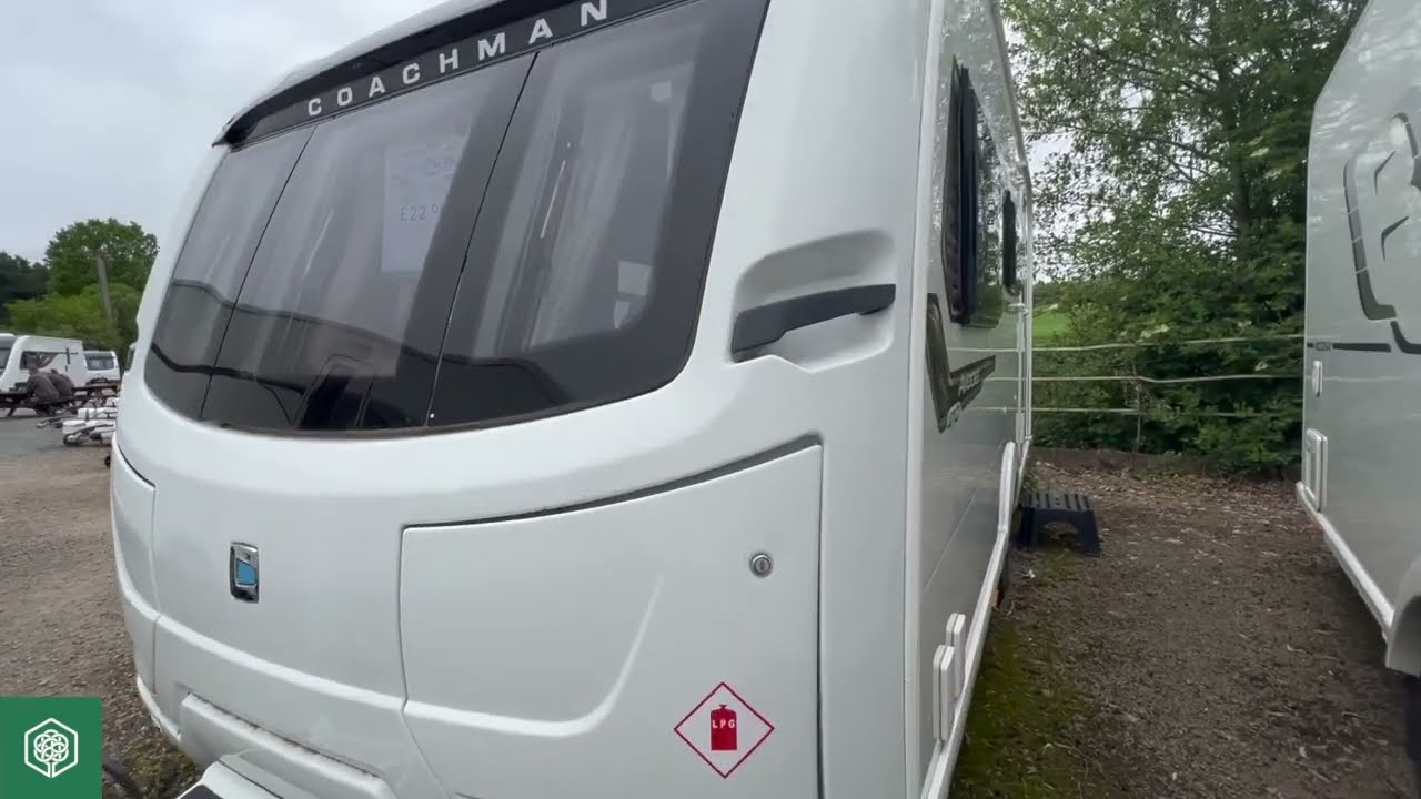 Coachman Avocet 470 2020 - L shape lounge and dinette layout 🤩
