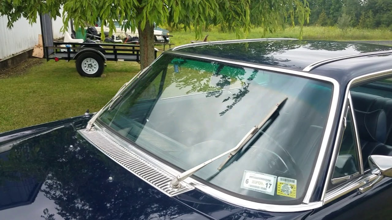 Mercedes 1972 w114 250C accessories and radio
