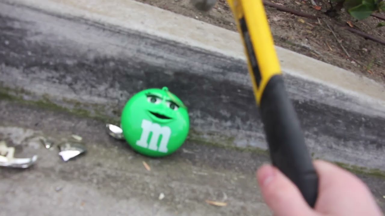 Поющие рождественские украшения, Measure With Me Froggy и Theo Klein Bosch Iron Destruction