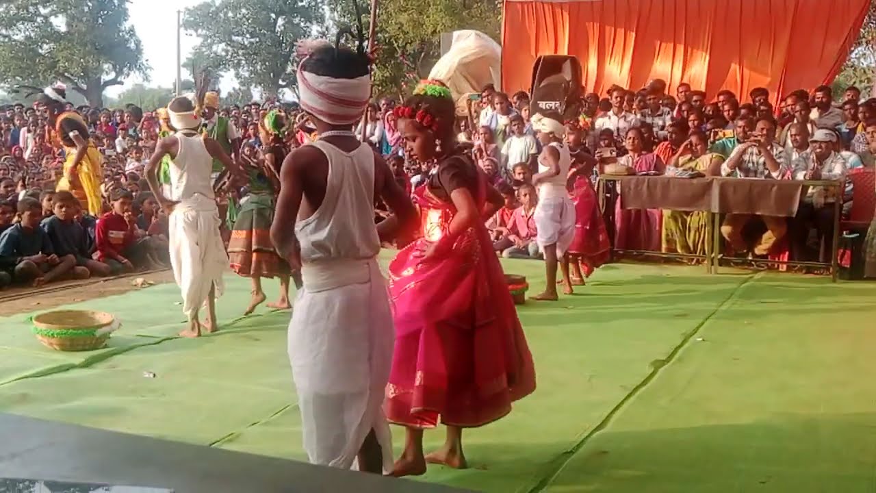 आदि वासी डांस बस्तर जिला छत्तीसगढ़।।