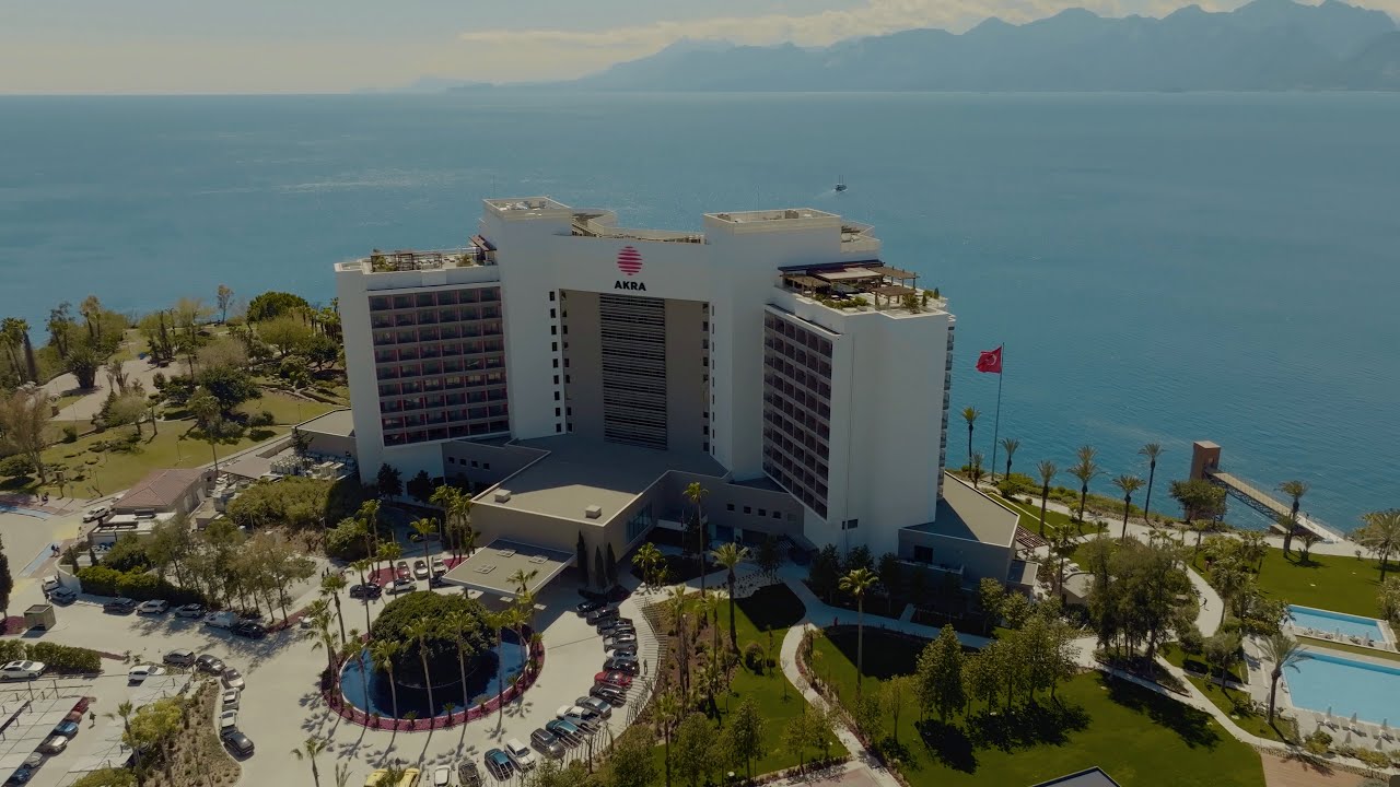 Where the City Meets the Sea: Experience Silent Elegance at Akra Antalya.