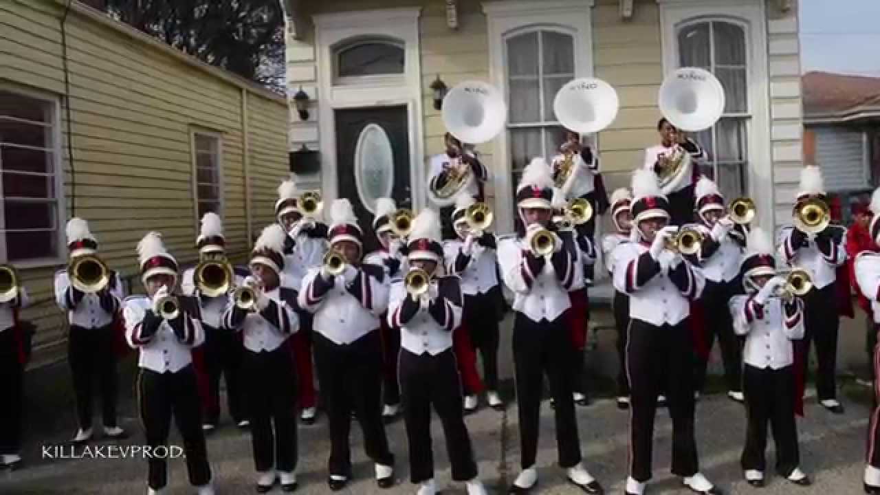 Shaw High School Marching Band - Hoe Check @ 2015 Bacchus Parade
