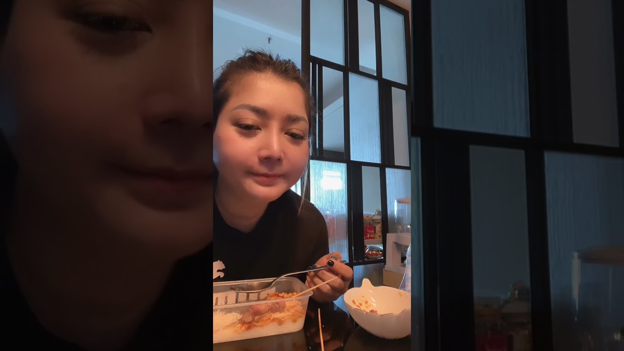 Lagi Happy Sambil Nyanyi- Nyanyi | sumber: sc: nayla_shafaraputri