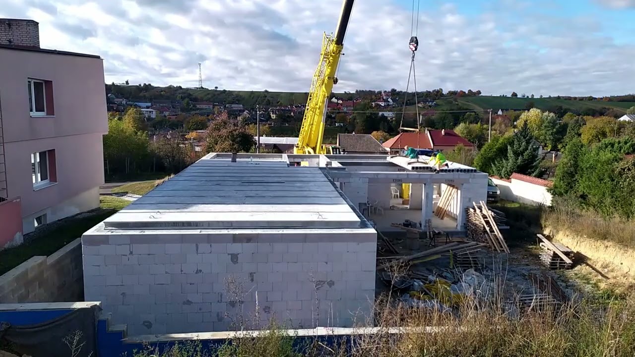 Hrubá stavba domu svépomocí - bungalov YTONG 08 - ukládání panelů SPIROLL