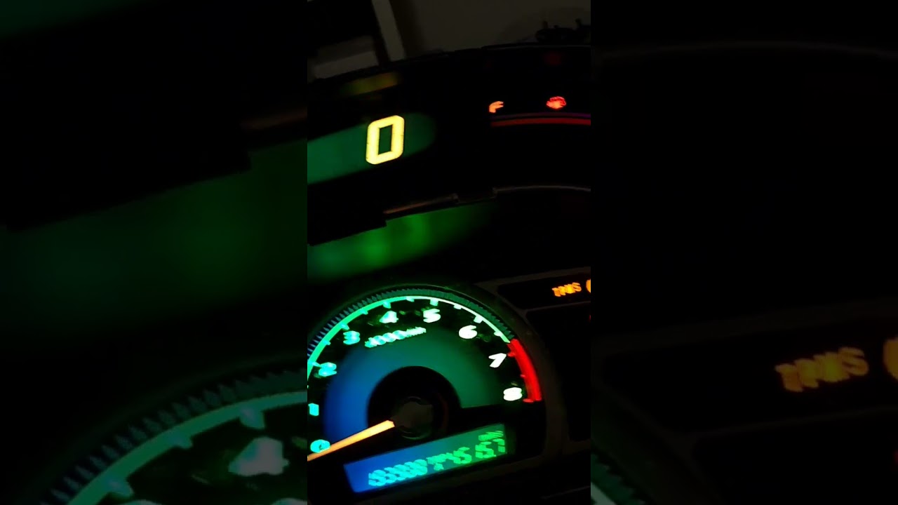 Honda Civic led gauge cluster with RGB LEDs app controlled, Instagram @michaelskiff