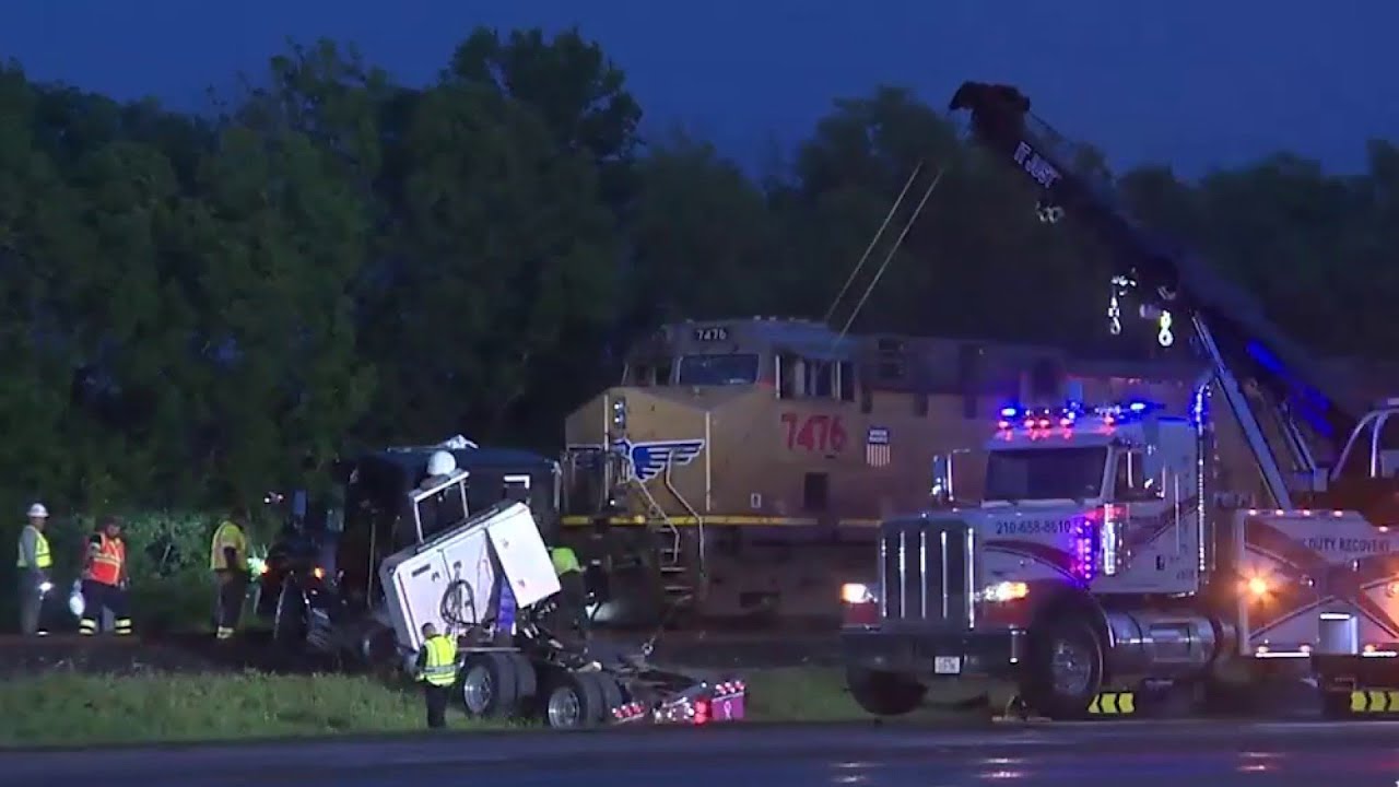 &lsquo;Before someone is killed&rsquo;: Cibolo councilman wants changes along FM 78 after another train crash