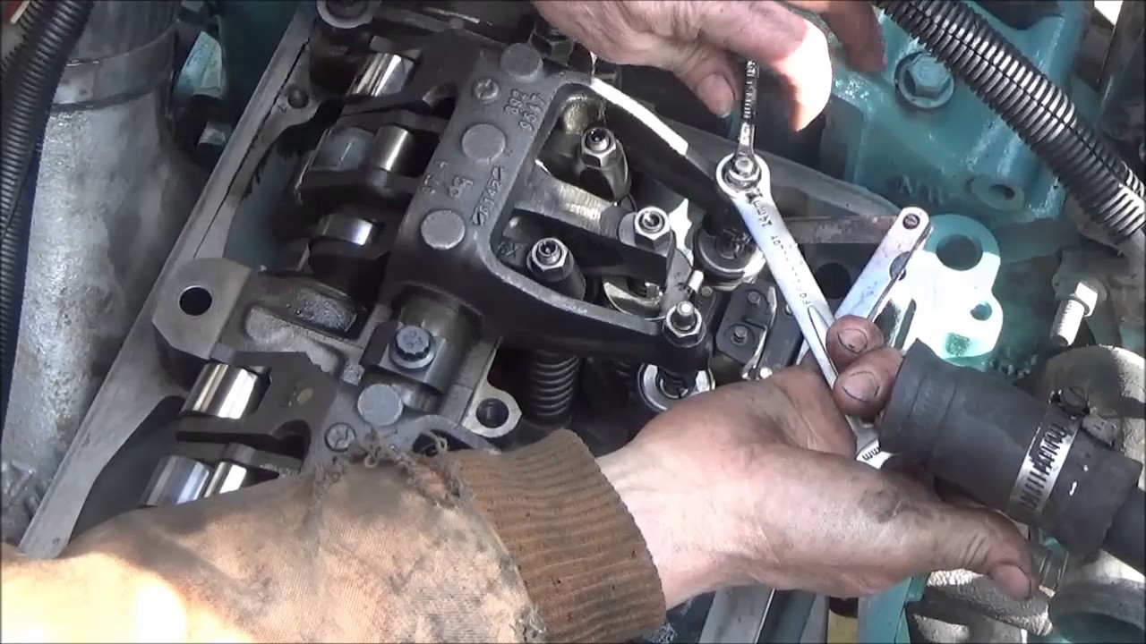 Detroit series 60 in frame rebuild (part 14) valve adjust, running overhead