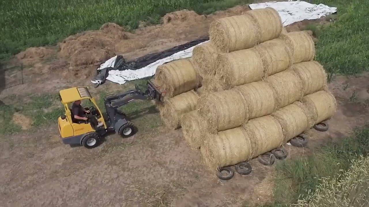 Ładowarka SCHMiDT 3530 na roli - Moc w akcji!