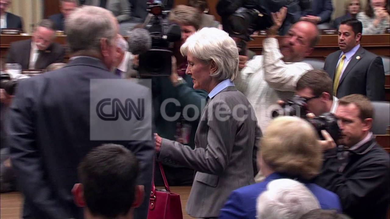 OBAMACARE HRG-SEBELIUS WALKS INTO HEARING