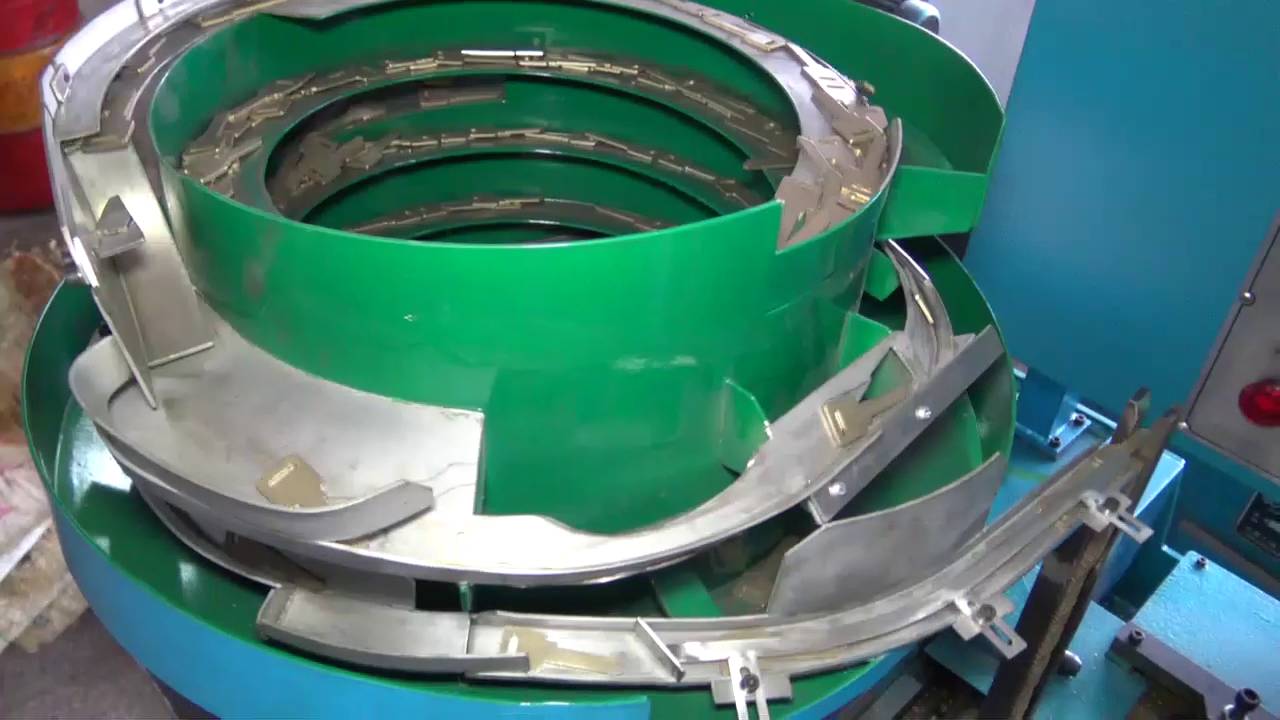 Automatically keyblank milling machine