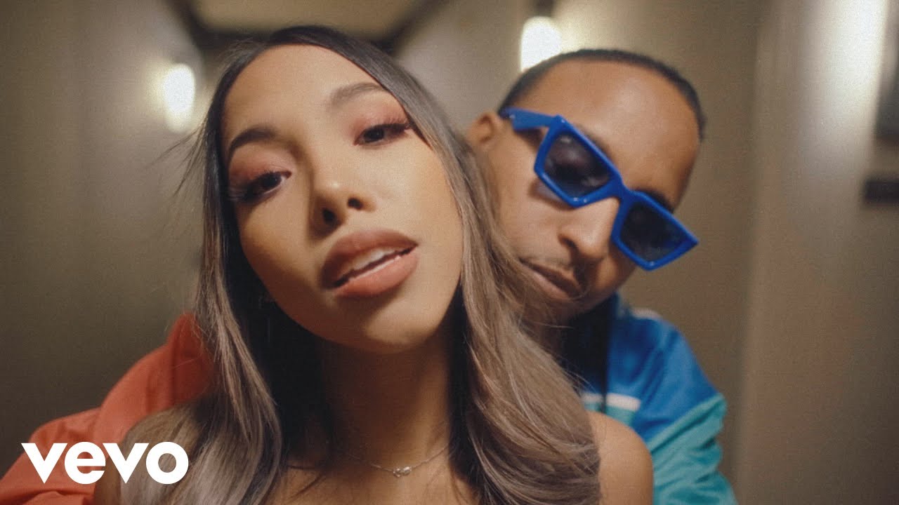 Ir Sais, Sofia LaSanta - Acurrucao