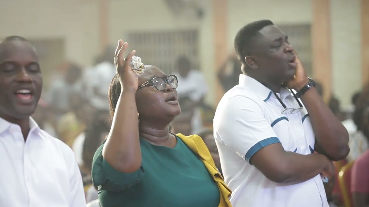 WORSHIP MEDLEY LED BY ELD. DAVID ABAKAH & SOLUTION STARS CHOIR