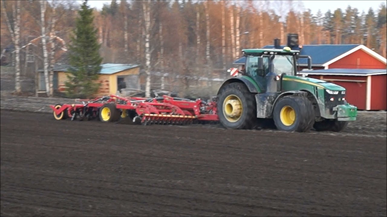 John Deere 8370 R + Väderstad TopDown 600.