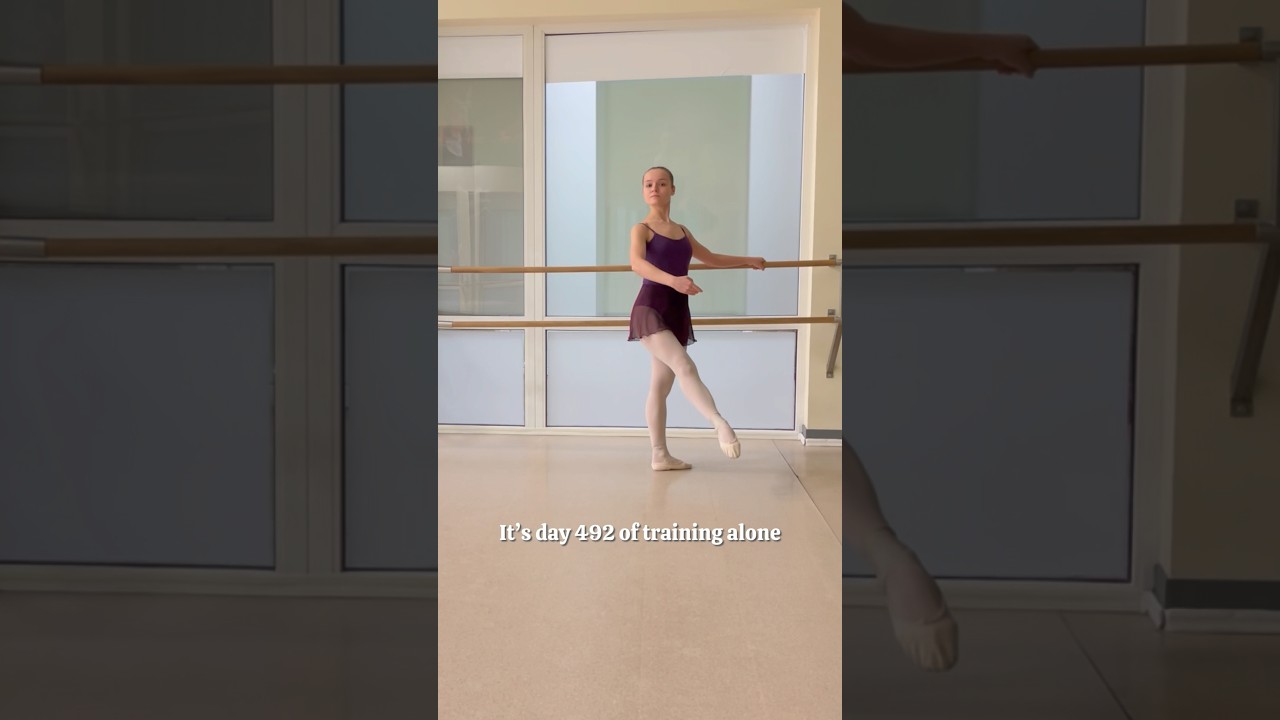 Урок балета для взрослых самостоятельно: ДЕНЬ 492💃🏼 #балерина #профессиональнаятанцовщица #урокит...