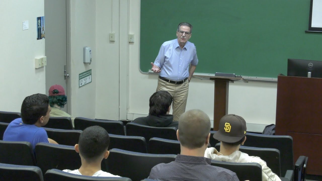 Director del Obama Institute ofrece charla magistral en el RUM
